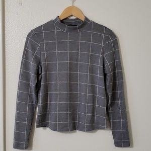 Light cropped checkered sweater